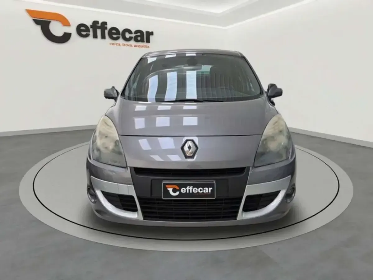 Usata Renault Scénic III Luxe 110 CV (80 kW) 2011 Grigio Monovolume