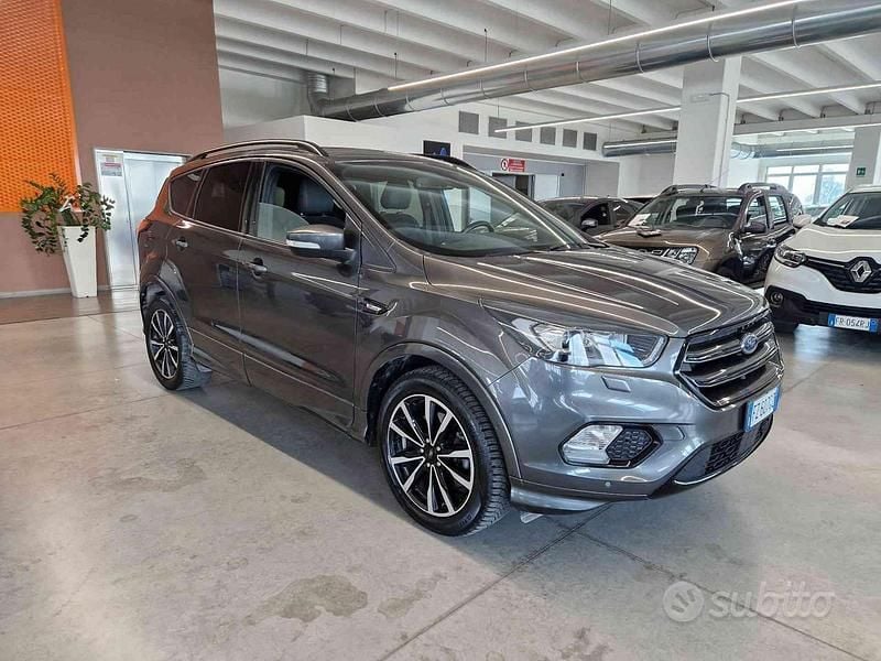 Usata Ford Kuga ST 120 CV (88 kW) 2020 Grigio SUV