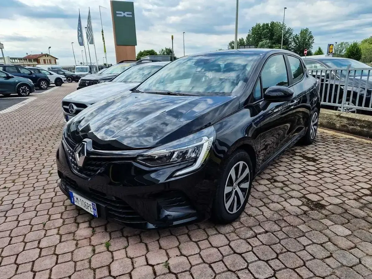 Begagnad Renault Clio V Zen 101 HK (74 kW) 2023 Halvkombi