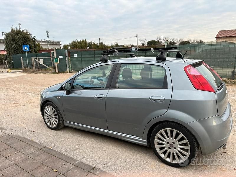 Usata Fiat Grande Punto 120 CV (88 kW) 2007 Grigio Utilitaria