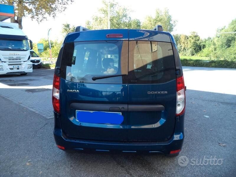 Usata Dacia Dokker Essentiel 102 CV (75 kW) 2018 Blu Monovolume