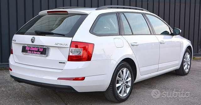 Usata Skoda Octavia G-TEC Executive 110 CV (80 kW) 2015 Bianco Station wagon