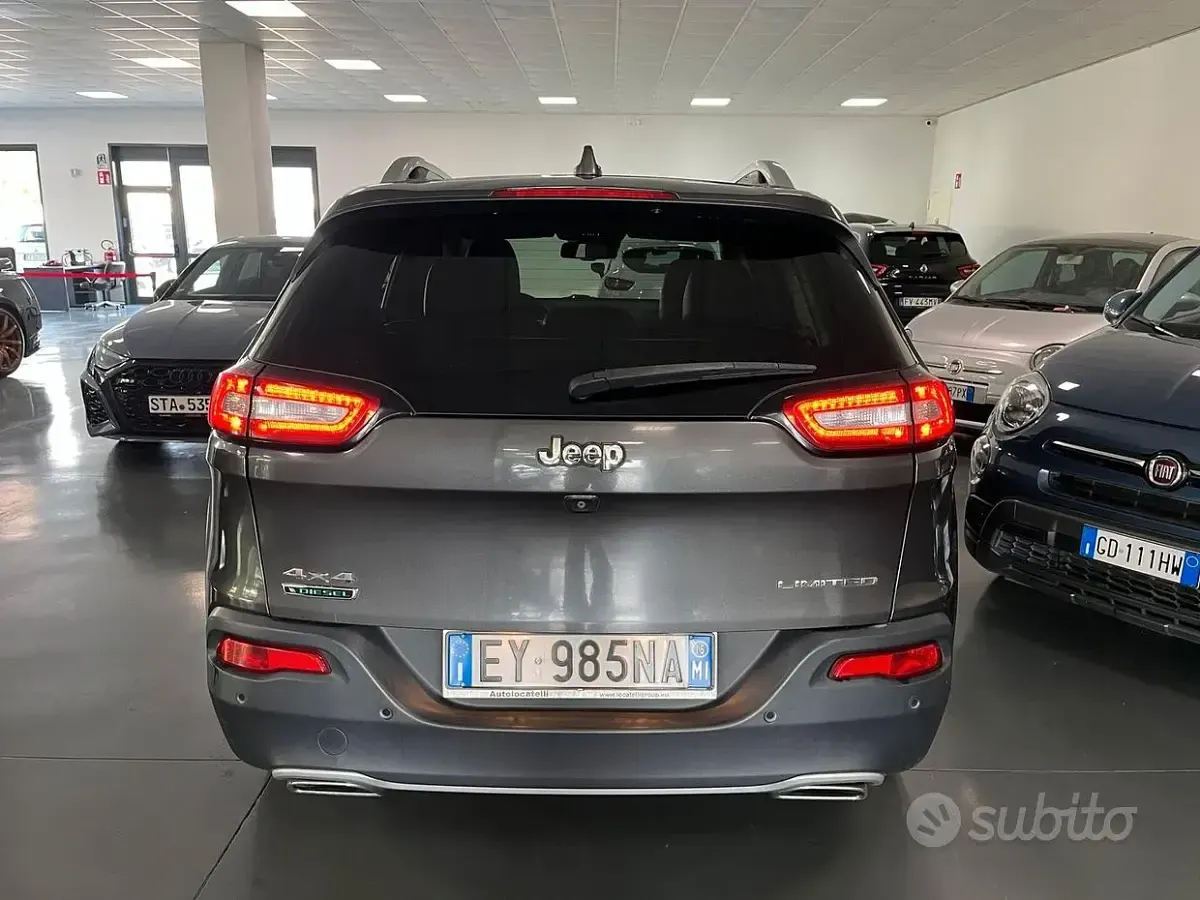 Usata Jeep Cherokee Limited 170 CV (125 kW) 2015 Grigio SUV
