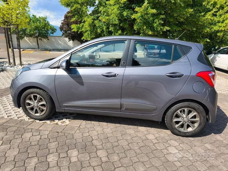 Usata Hyundai i10 69 CV (50 kW) 2015 Grigio Utilitaria