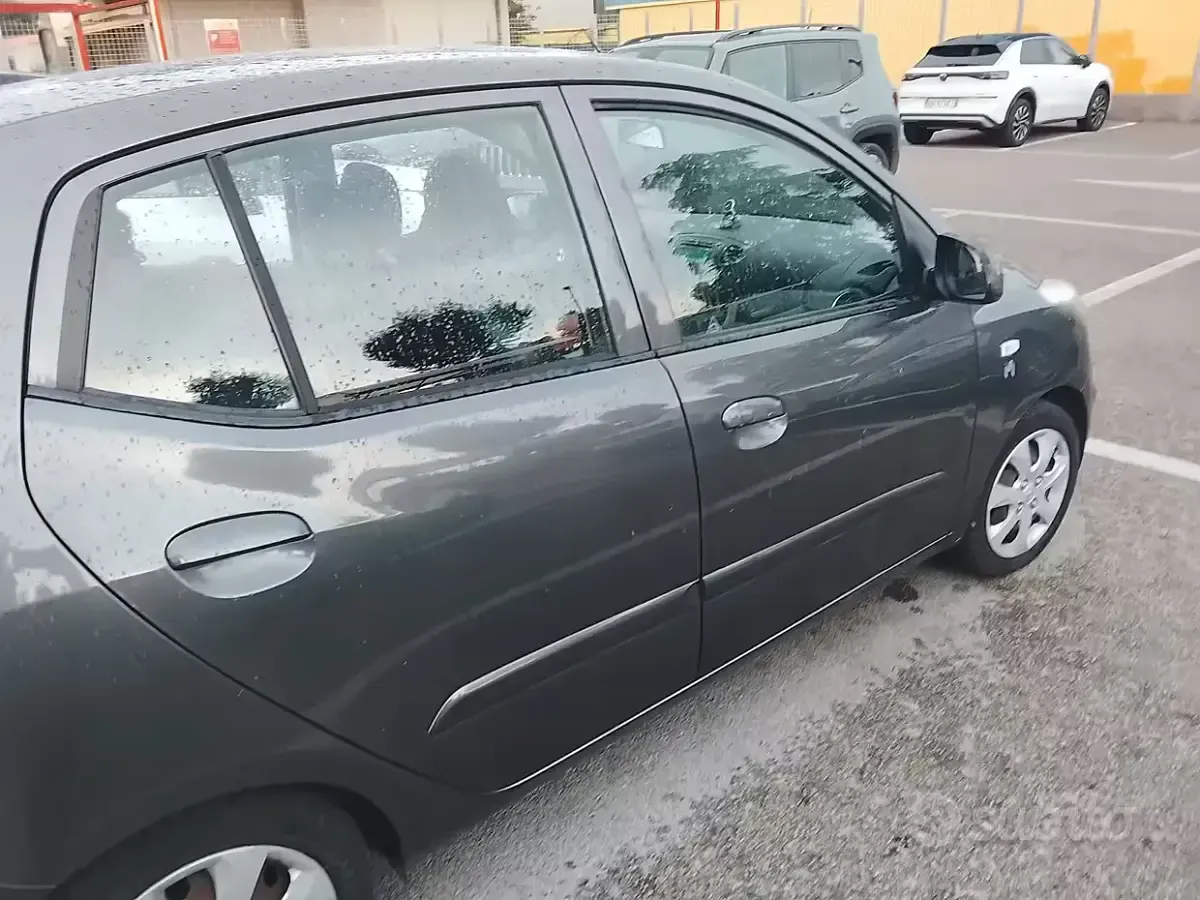 Usata Hyundai i10 69 CV (50 kW) 2012 Grigio Utilitaria