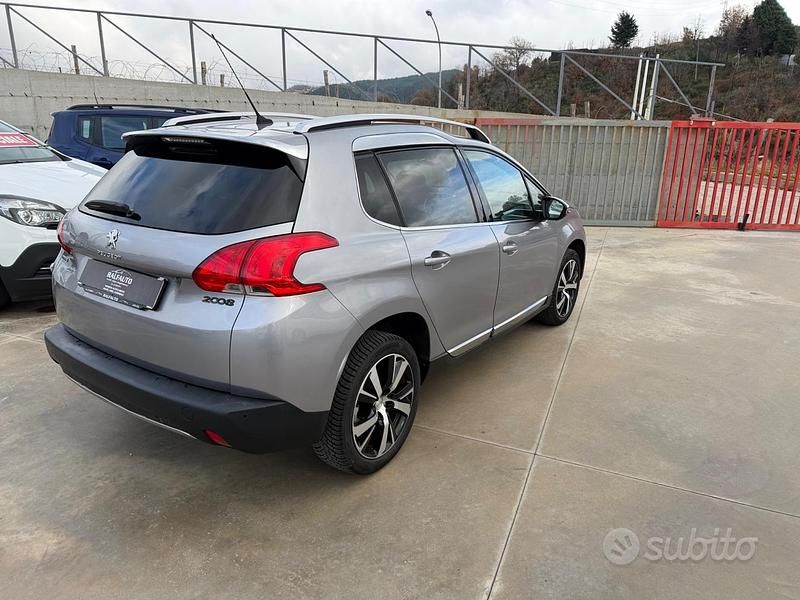 Usata Peugeot 2008 Allure 100 CV (73 kW) 2016 Grigio SUV