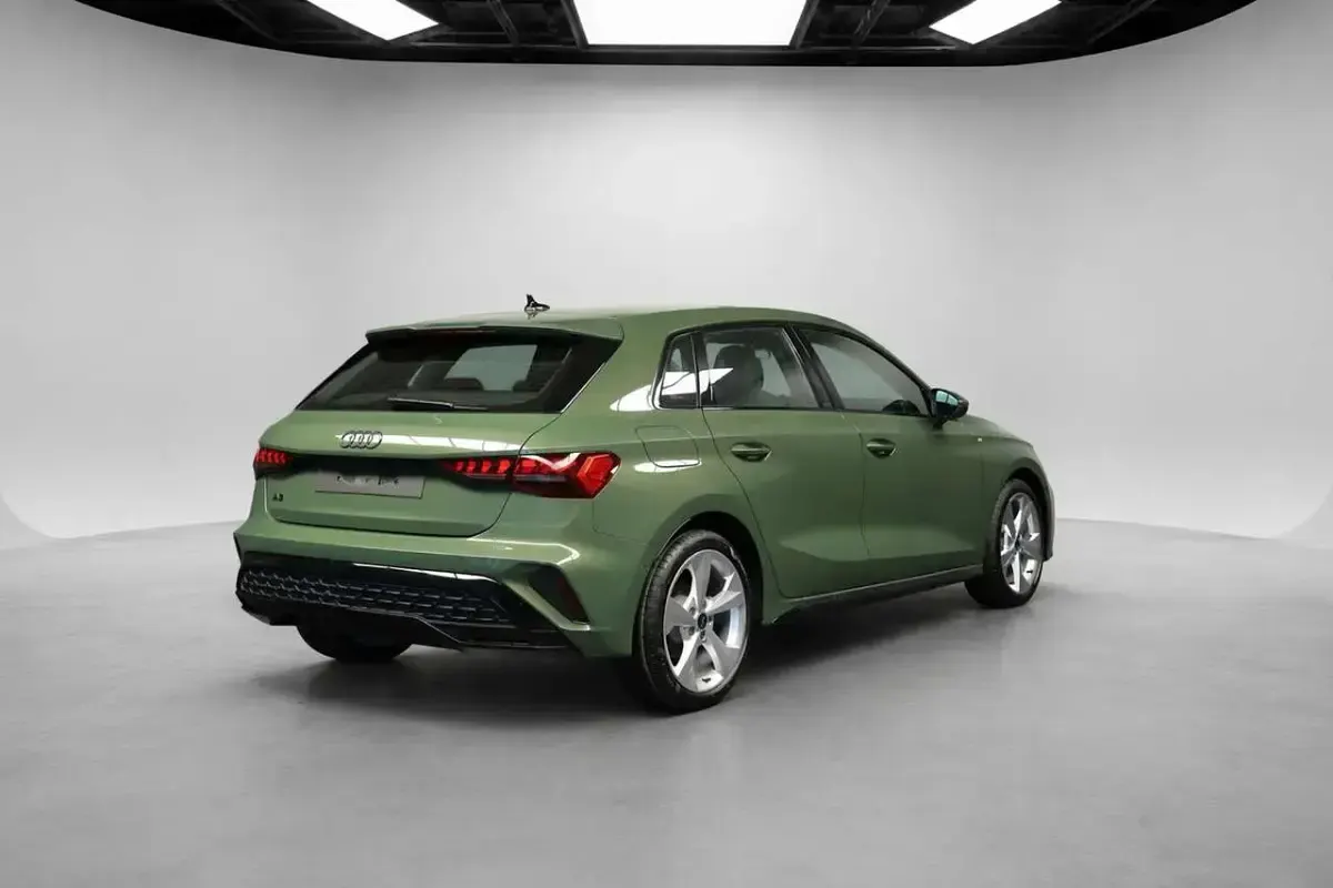 Nuova Audi A3 S-Line 150 CV (110 kW) 2025 Nero mithos Berlina