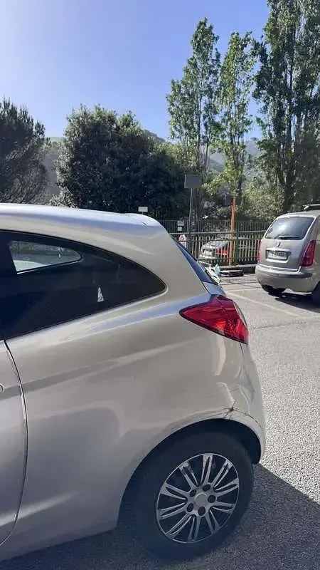 Usata Ford Ka Titanium 69 CV (50 kW) 2012 Grigio Utilitaria