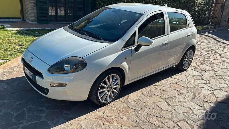 Usata Fiat Punto Evo 75 CV (55 kW) 2012 Bianco Utilitaria