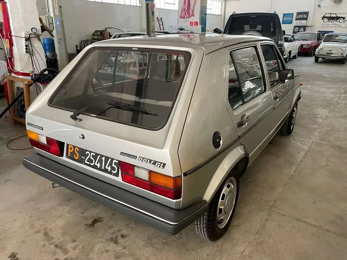 Usata VW Golf I 50 CV (36 kW) 1982 Argento Utilitaria