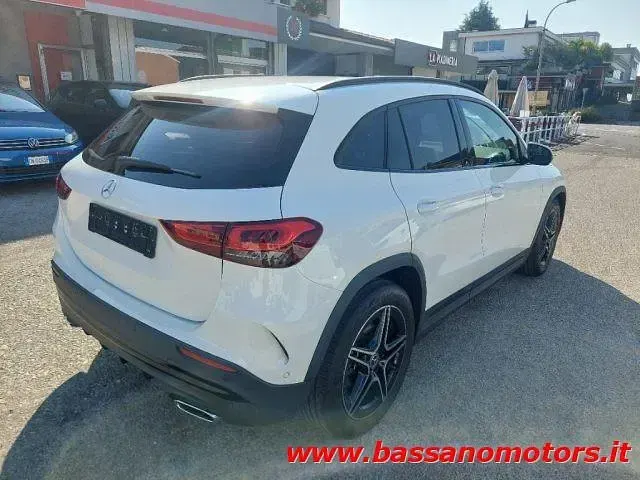 Usata Mercedes GLA200 AMG Line Premium 163 CV (119 kW) 2023 Bianco SUV