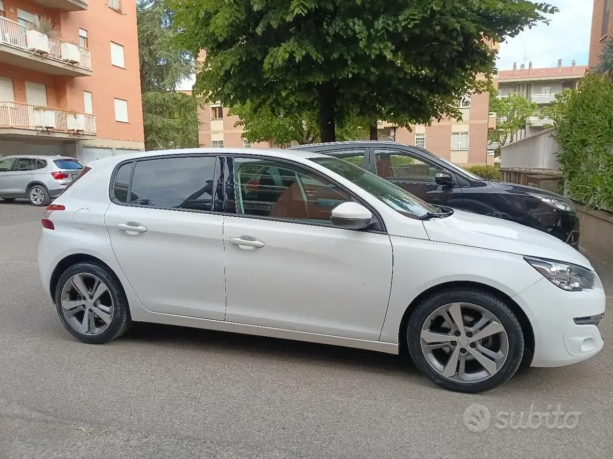 Usata Peugeot 308 Active 120 CV (88 kW) 2016 Bianco Berlina