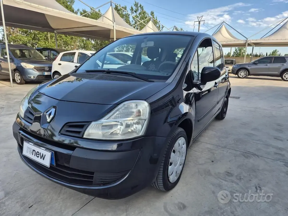 Usata Renault Modus 75 CV (55 kW) 2012 Nero Monovolume
