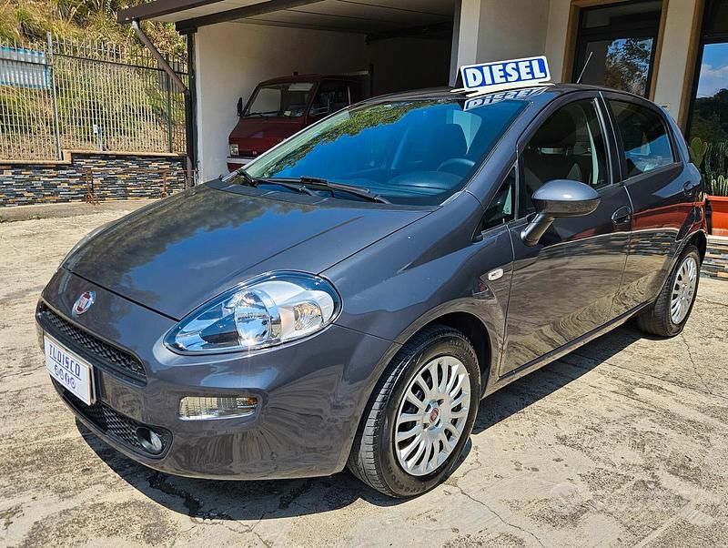 Usata Fiat Grande Punto 75 CV (55 kW) 2014 Grigio Utilitaria