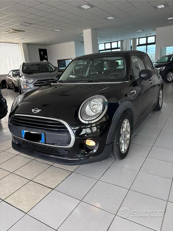 Usata Mini One D 116 CV (85 kW) 2016 Nero Utilitaria