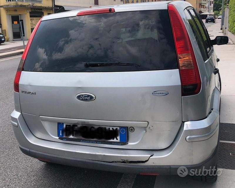 Usata Ford Fusion 2004 Grigio Utilitaria