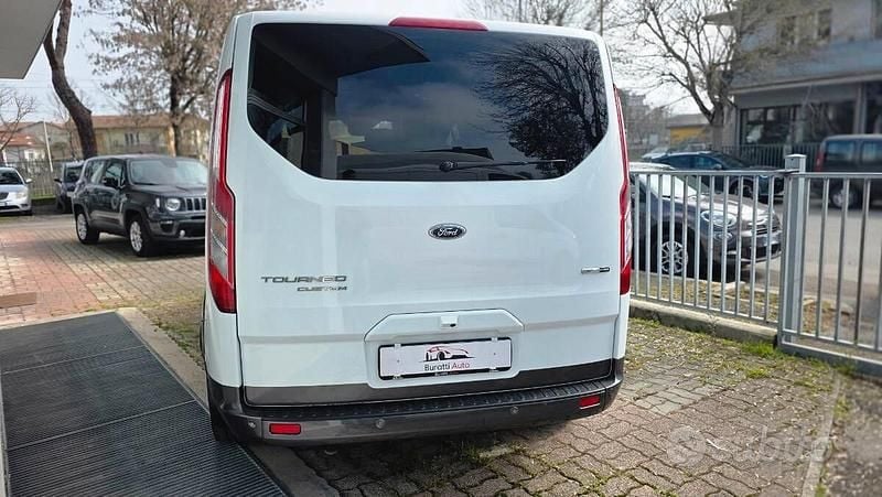 Usata Ford Tourneo Premium 185 CV (136 kW) 2021 Bianco Monovolume