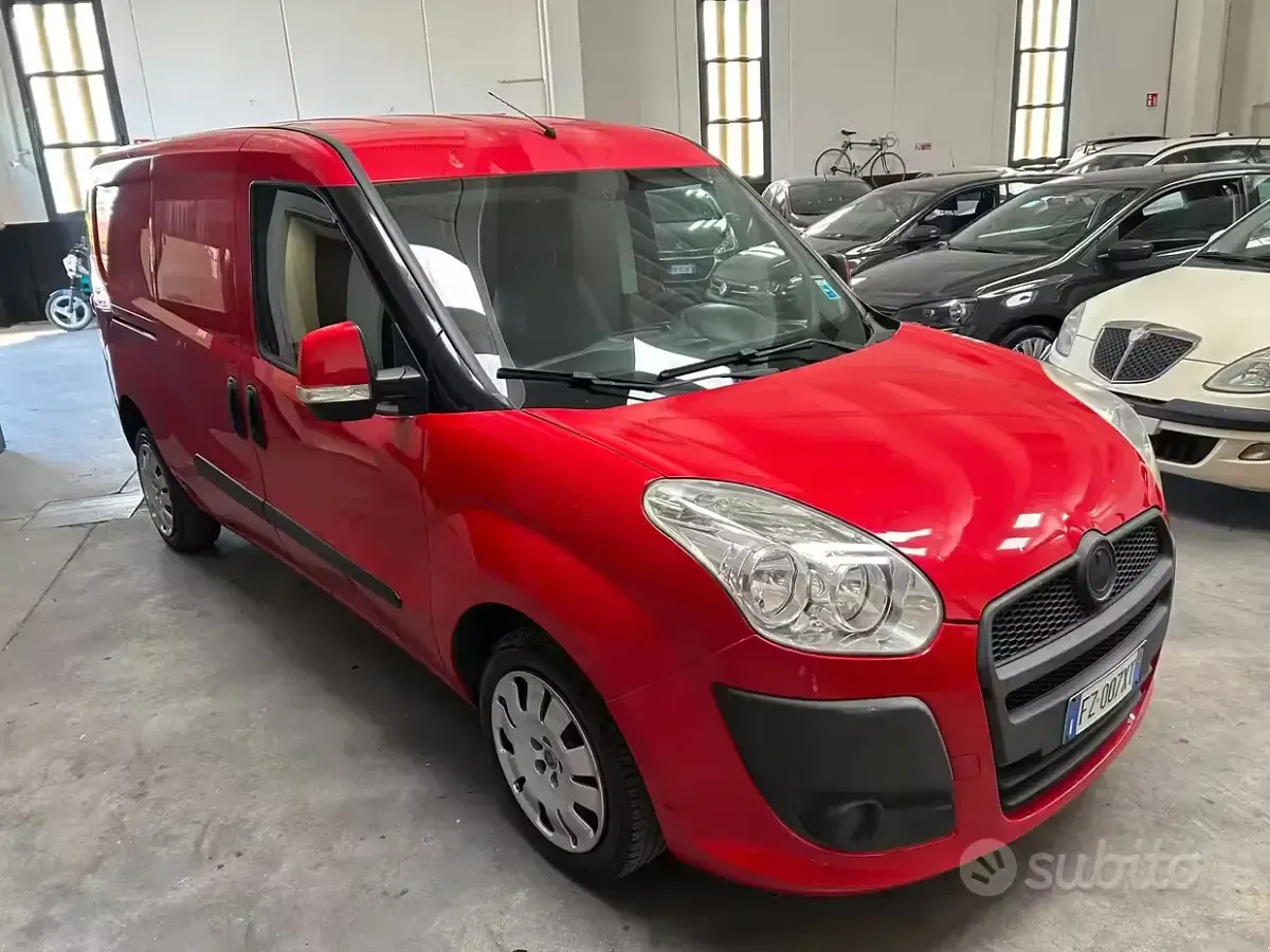 Usata Fiat Doblò Dynamic 120 CV (88 kW) 2012 Rosso Monovolume
