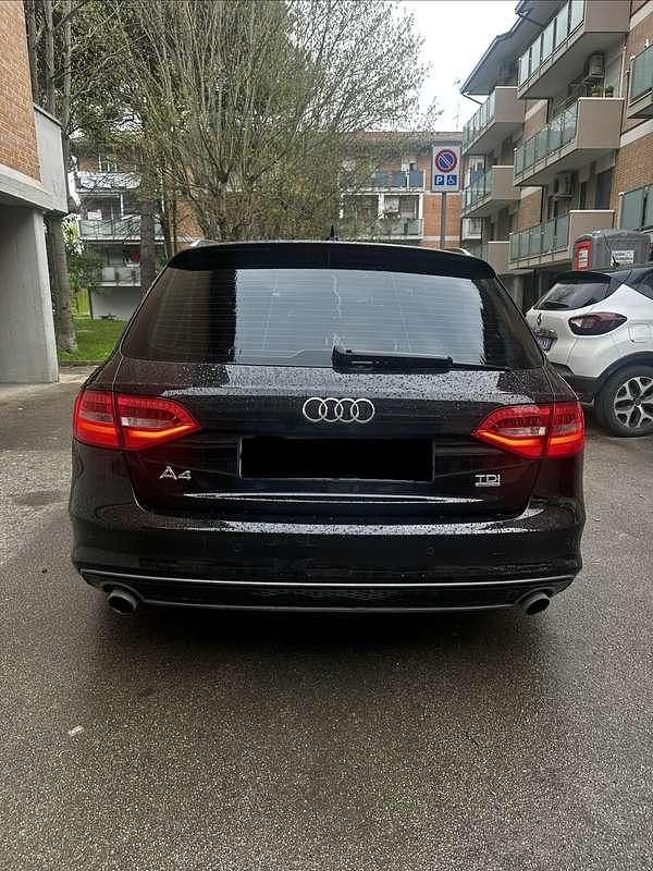 Usata Audi A4 Business Plus 177 CV (130 kW) 2013 Nero Station wagon