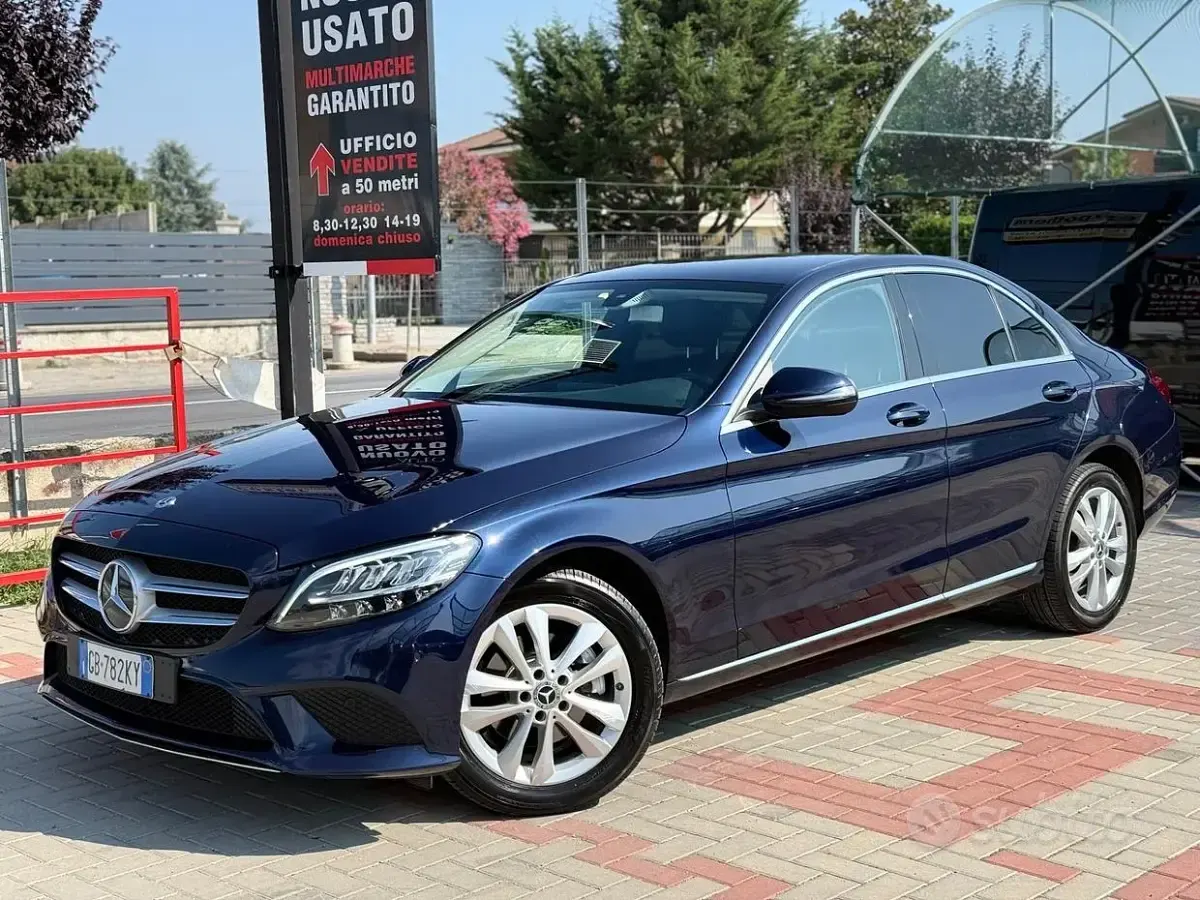 Usata Mercedes C220 Premium 194 CV (142 kW) 2020 Blu Berlina