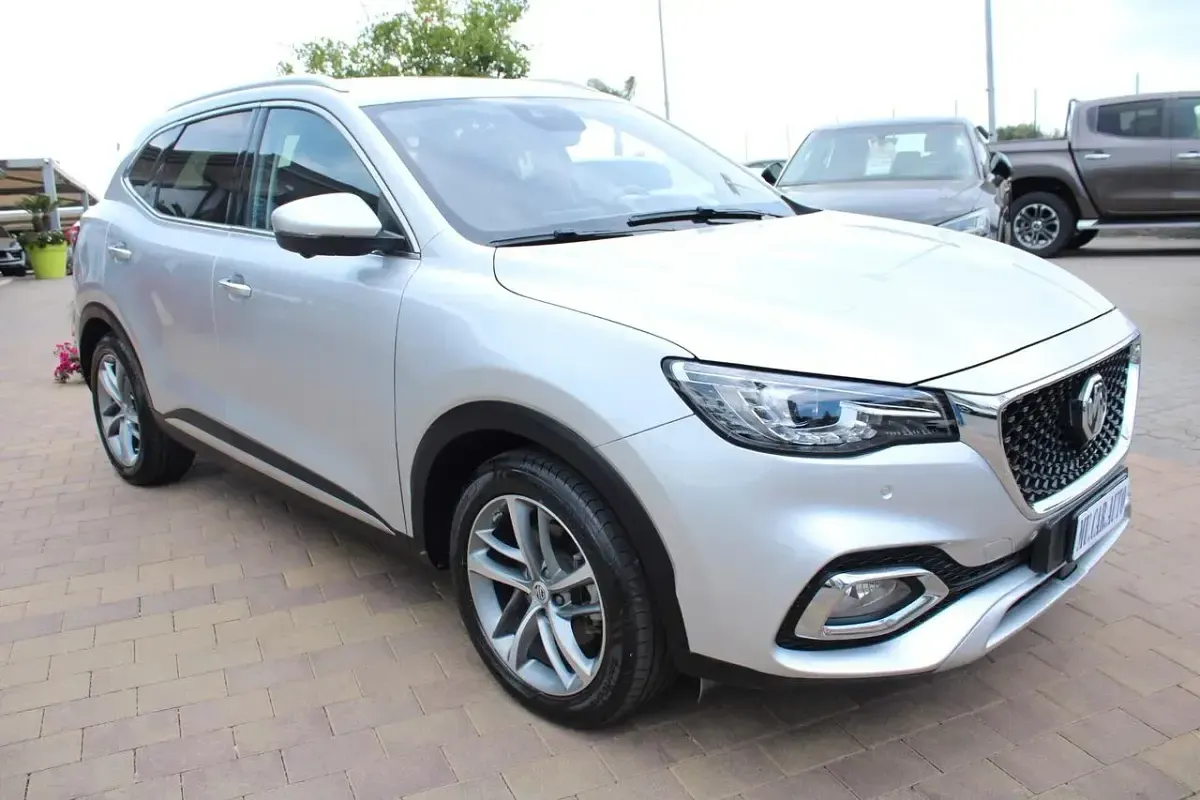 Usata MG HS Luxury 162 CV (119 kW) 2023 Argento SUV