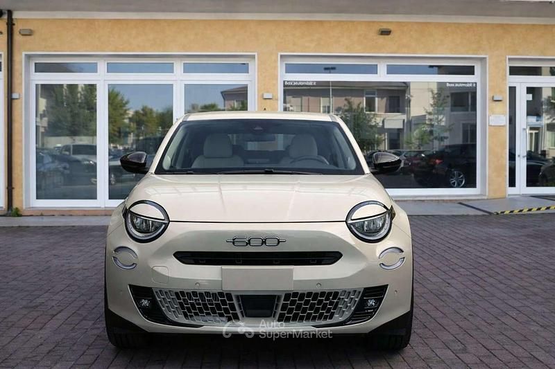 Usata Fiat 600 La Prima 101 CV (74 kW) 2025 Other SUV