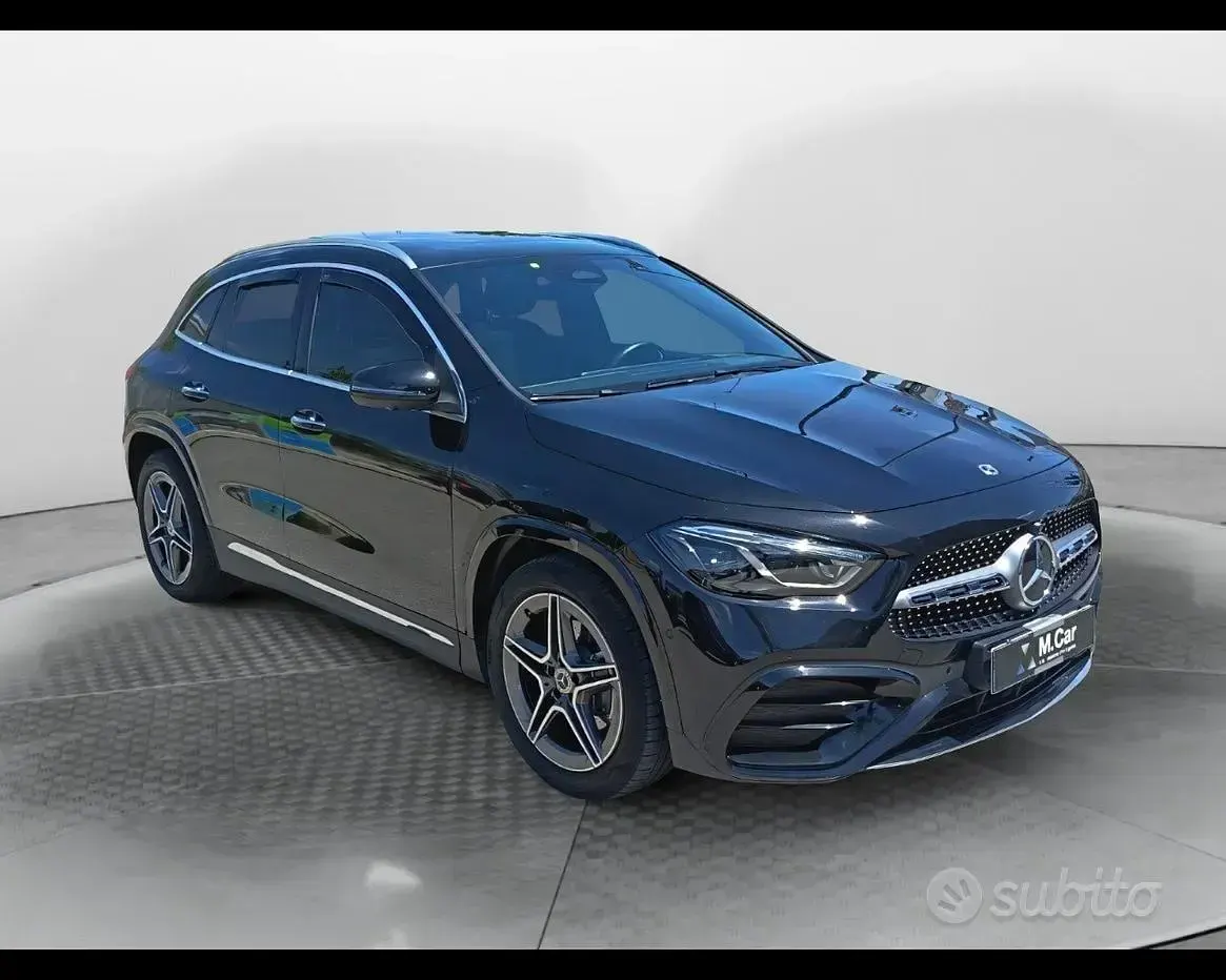 Usata Mercedes GLA200 AMG Line Premium Plus 150 CV (110 kW) 2024 Nero SUV