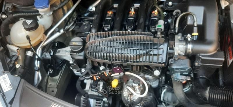 Usata Peugeot 208 82 CV (60 kW) 2016 Utilitaria