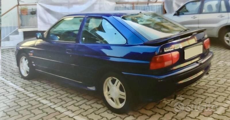 Usata Ford Escort RS 147 CV (108 kW) 1992 Blu Utilitaria
