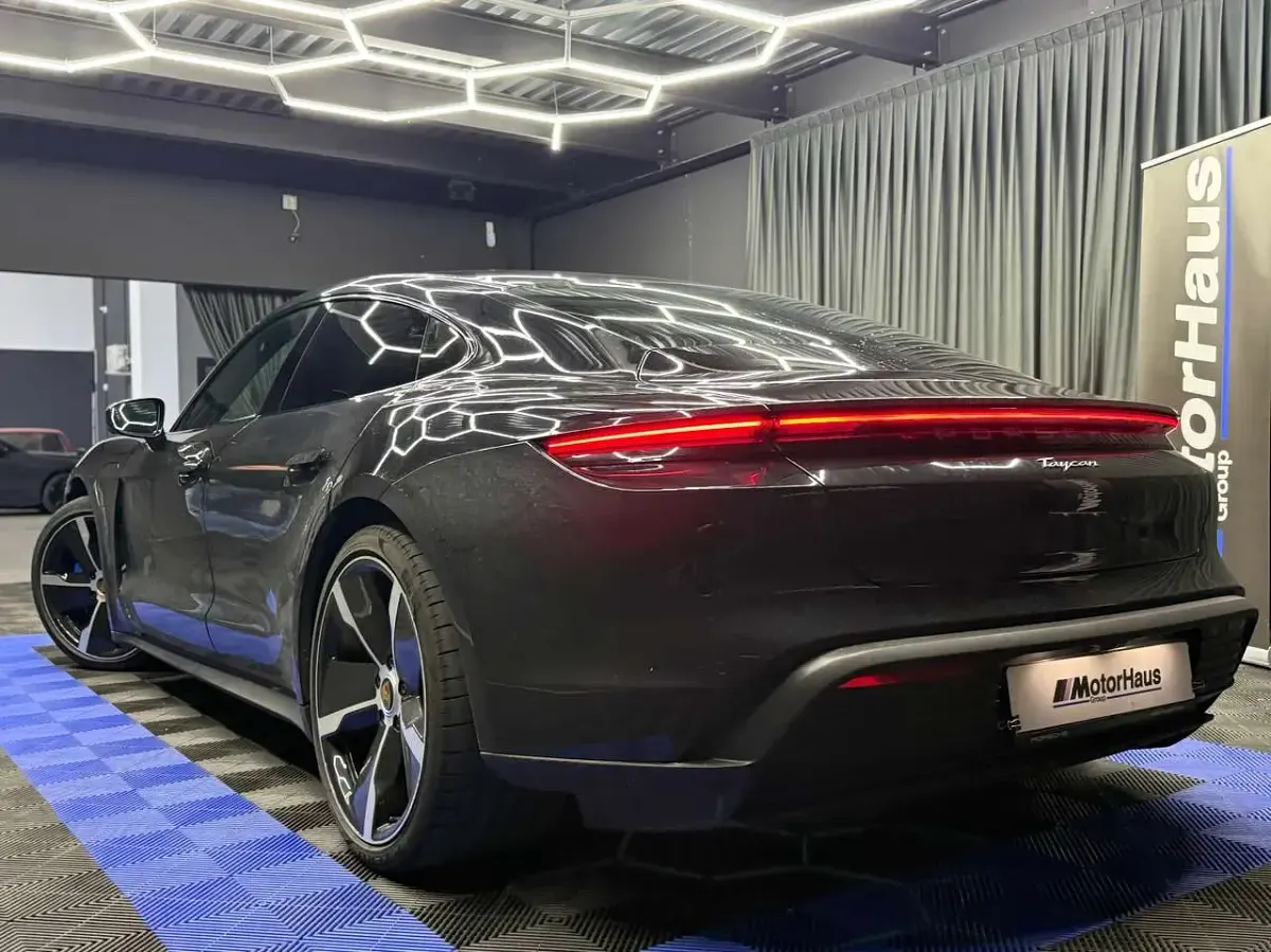 Usata Porsche Taycan Performance Package 119 kW (163 CV) 2021 Nero Berlina