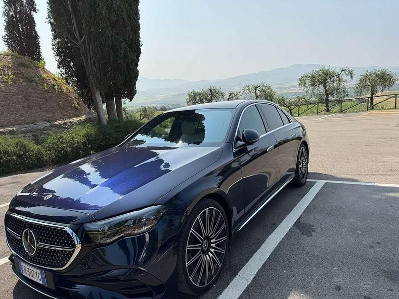 Usata Mercedes E220 Advanced Plus 197 CV (144 kW) 2023 Blu/azzurro Berlina