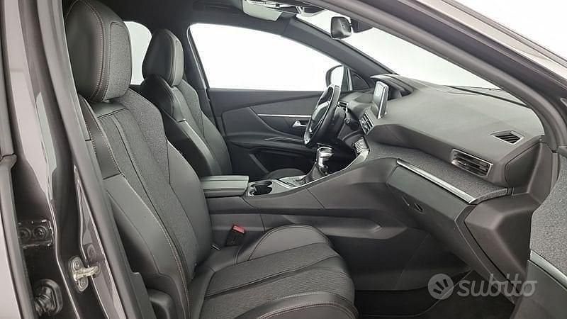 Usata Peugeot 3008 GT-line 120 CV (88 kW) 2017 Grigio scuro SUV