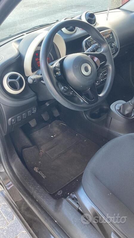 Usata Smart ForFour 61 CV (44 kW) 2019 Bianco Utilitaria