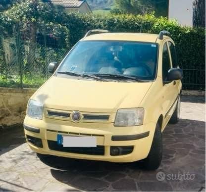 Giallo Usata 2011 Fiat Panda Dynamic Due volumi | 2400 € (Buon prezzo) - Immagine 1/4