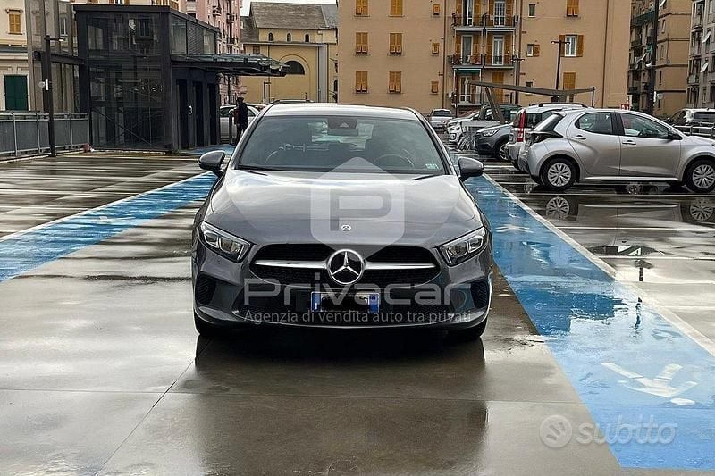 Usata Mercedes A250 Premium 160 CV (117 kW) 2020 Grigio Utilitaria