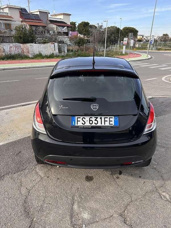 Usata Lancia Ypsilon Gold 69 CV (50 kW) 2018 Utilitaria