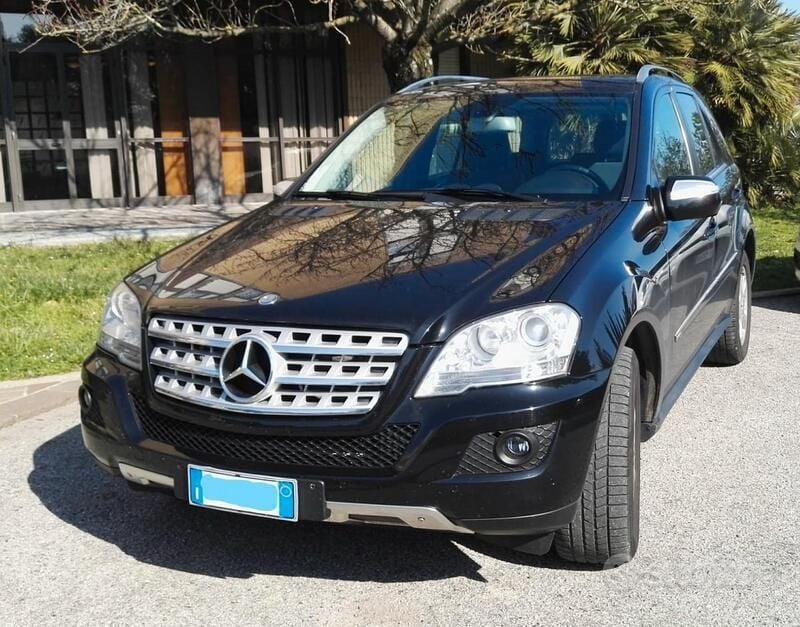 Usata Mercedes ML320 224 CV (164 kW) 2009 Nero SUV