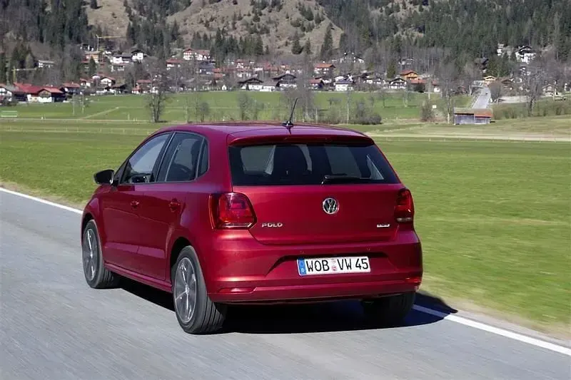 Usado VW Polo Comfortline 75 HP (55 kW) 2016 Cinzento Citadino