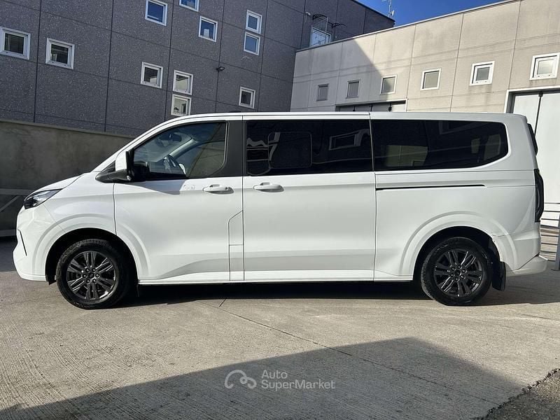 Usata Ford Tourneo Custom 170 CV (125 kW) 2025 Bianco Furgone