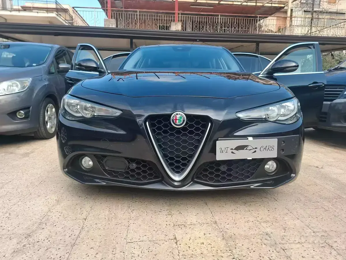 Usata Alfa Romeo Giulia Business 180 CV (132 kW) 2017 Nero Berlina