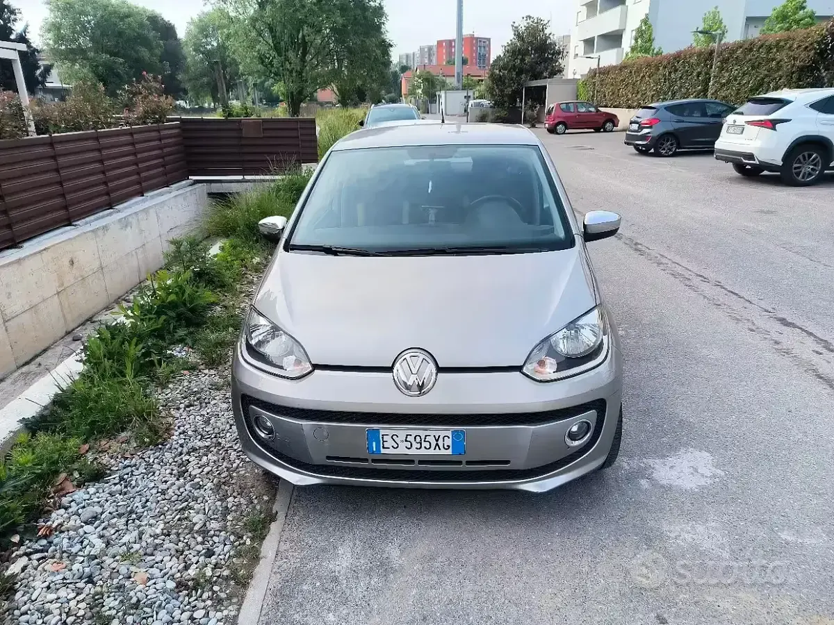 Usata VW up! 75 CV (55 kW) 2013 Grigio Utilitaria