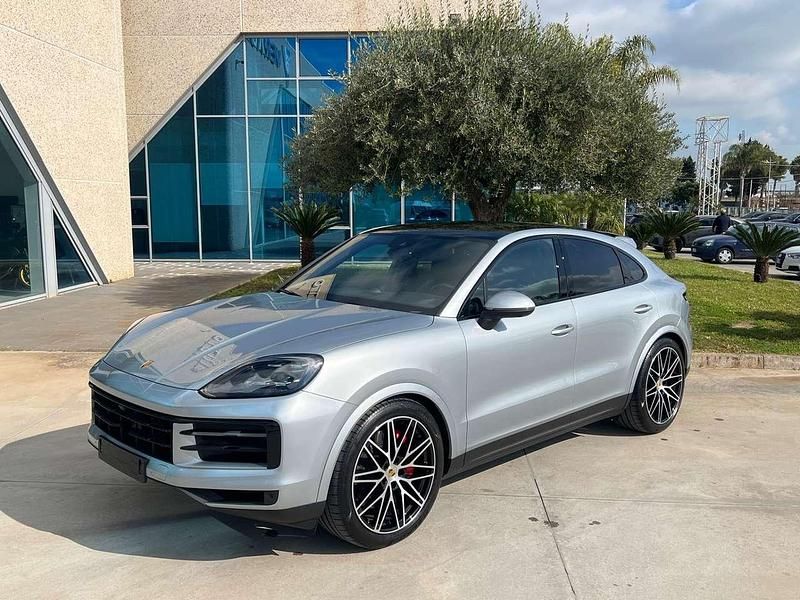 Usata Porsche Cayenne Coupe 475 CV (349 kW) 2024 Argento Coupé