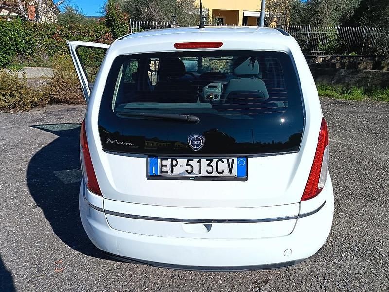 Usata Lancia Musa 2012 Bianco Monovolume
