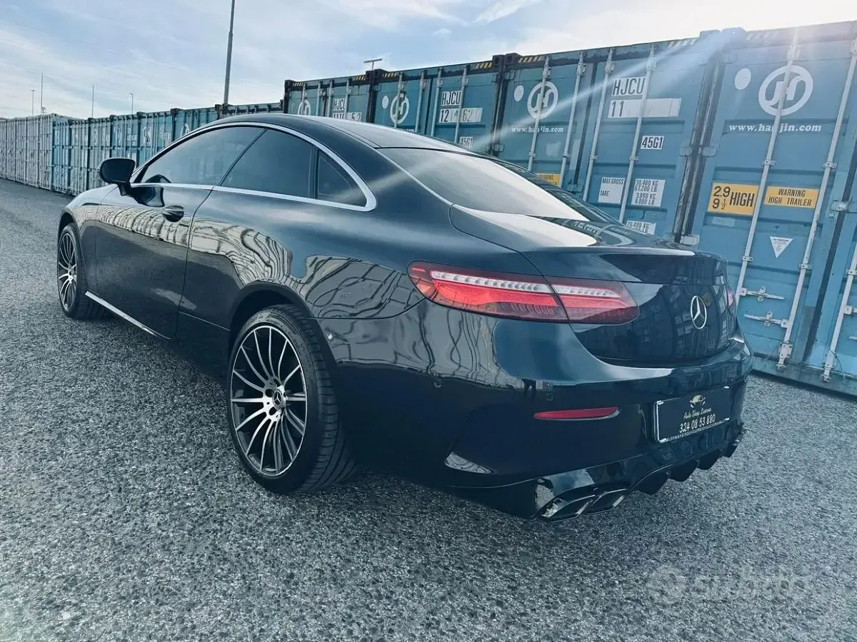 Gebraucht Mercedes E220 Premium Plus 194 PS (142 kW) 2017 Blau Limousine