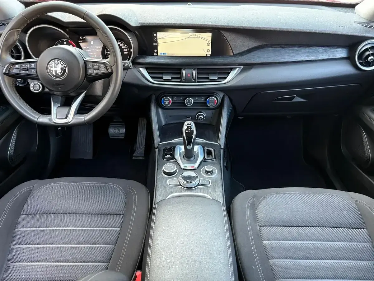 Usata Alfa Romeo Stelvio Business 190 CV (139 kW) 2021 Rosso SUV