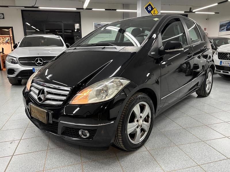 Usata Mercedes A180 Avantgarde 110 CV (80 kW) 2010 Nero Utilitaria