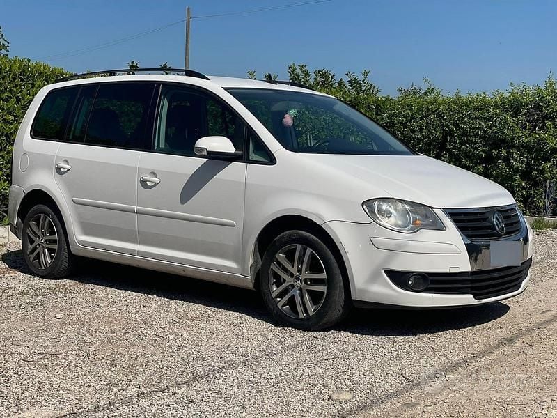 Usata VW Touran Highline 140 CV (102 kW) 2007 Bianco Monovolume
