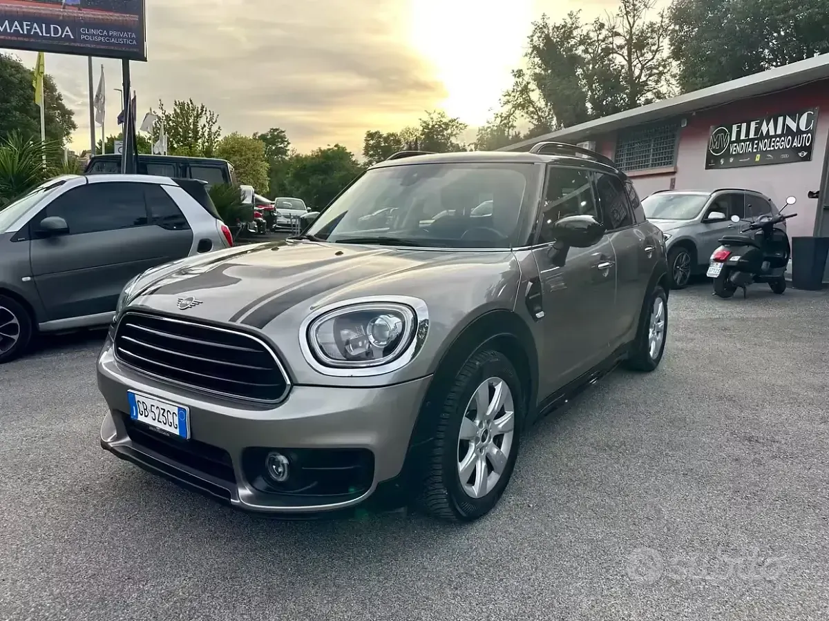 Usata Mini One Countryman Business 102 CV (75 kW) 2020 Grigio SUV