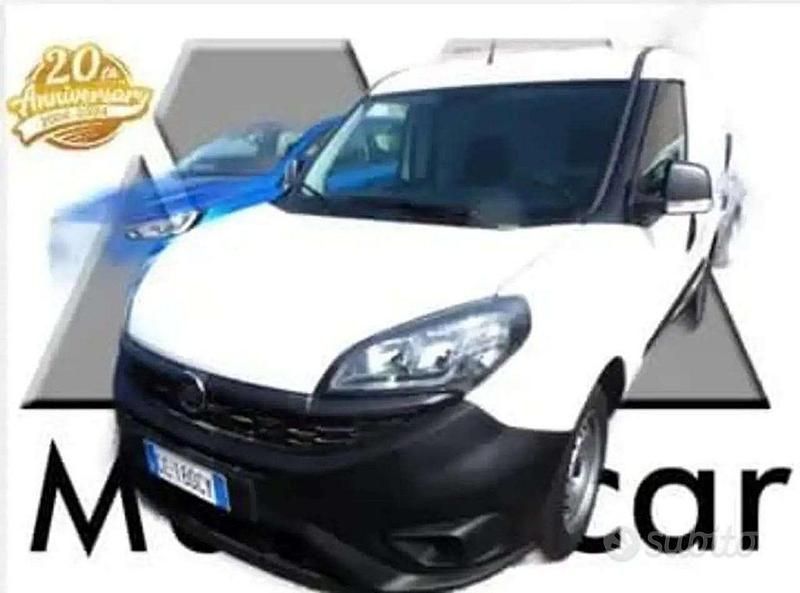 Usata Fiat Doblò Business 95 CV (69 kW) 2021 Bianco Monovolume