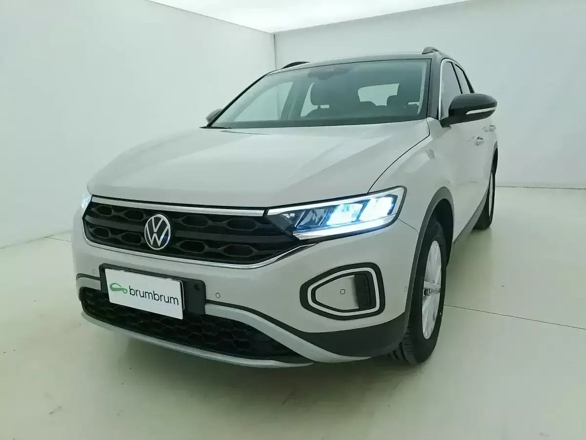 Usata VW T-Roc Life 110 CV (80 kW) 2022 Grigiogrigio SUV